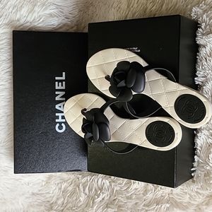 💯 Authentic Chanel Camellia Thong Sandals Size 37.